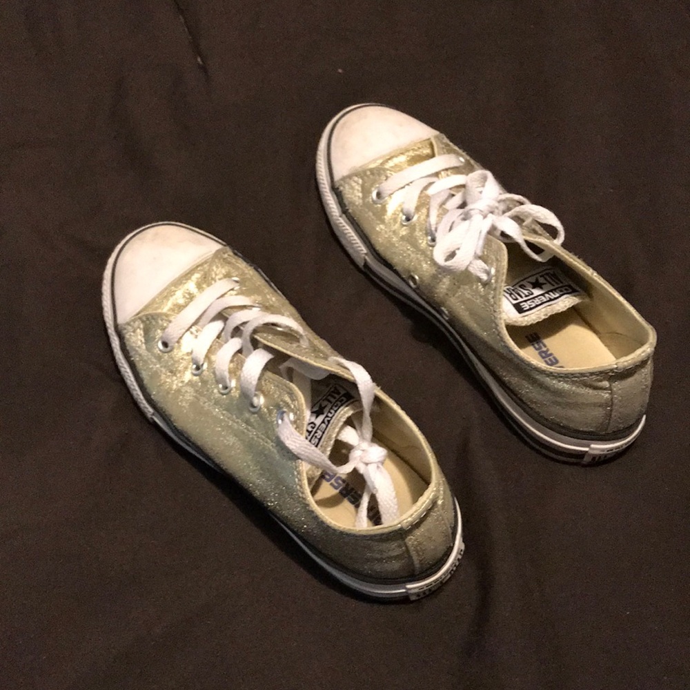 Chuck Taylor’s gold kids size 2